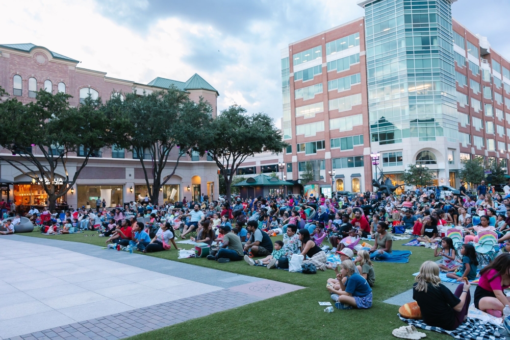 Participants can enjoy a screening of 1950s film “Roman Holiday,” starring Audrey Hepburn and Gregory Peck. (Courtesy Sugar Land Town Square)